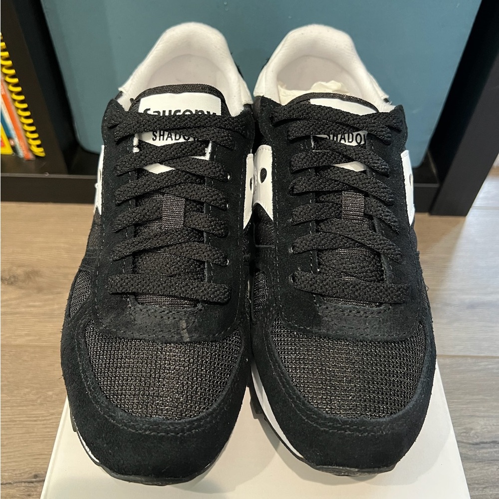 NEW Saucony Shadow. Black 4.5M or 6W - Picture 2 of 4